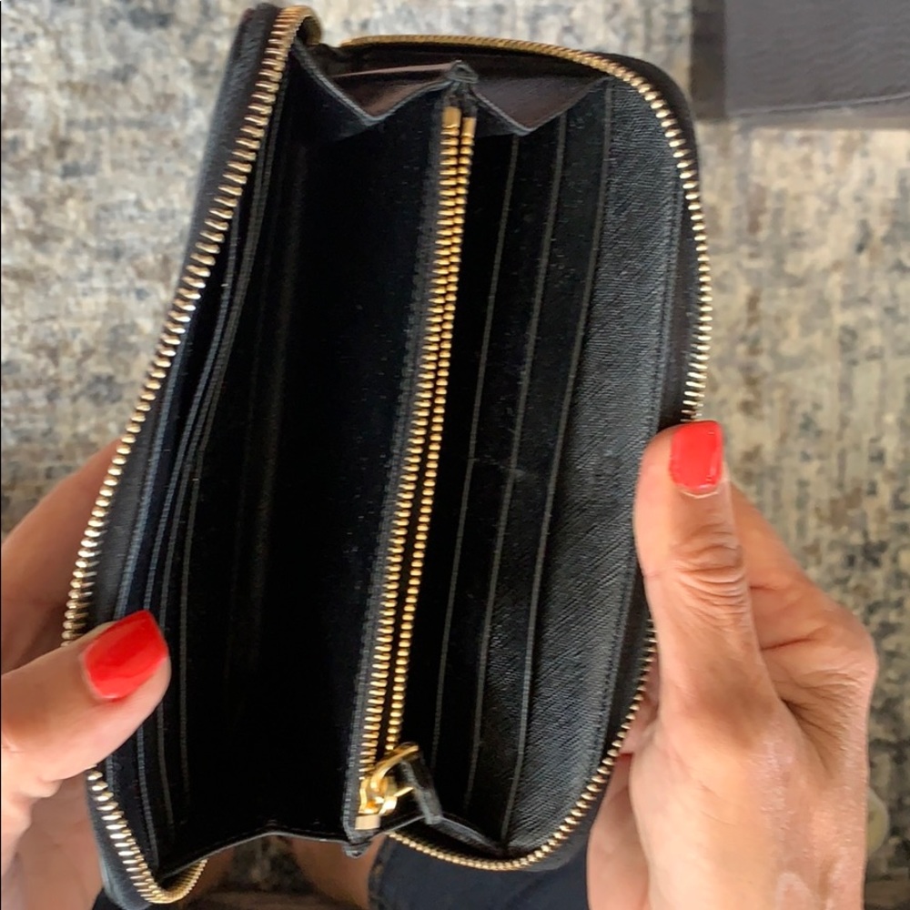 PRADA Wallet authentic - Picture 4 of 4